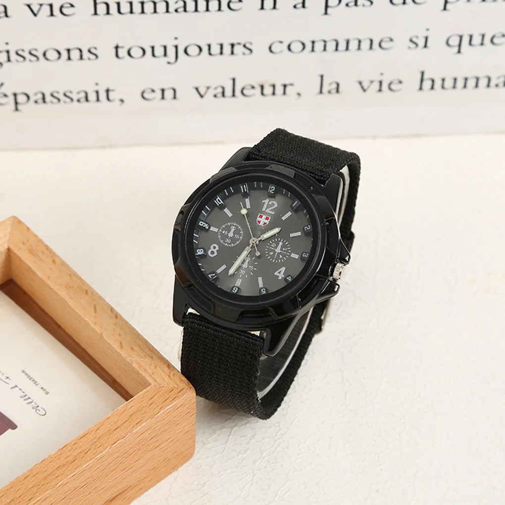 Quartz Watch Adjustable Nylon Band Watch High Quality Movement Men Sports Watch Casual Fashion Wristwatches