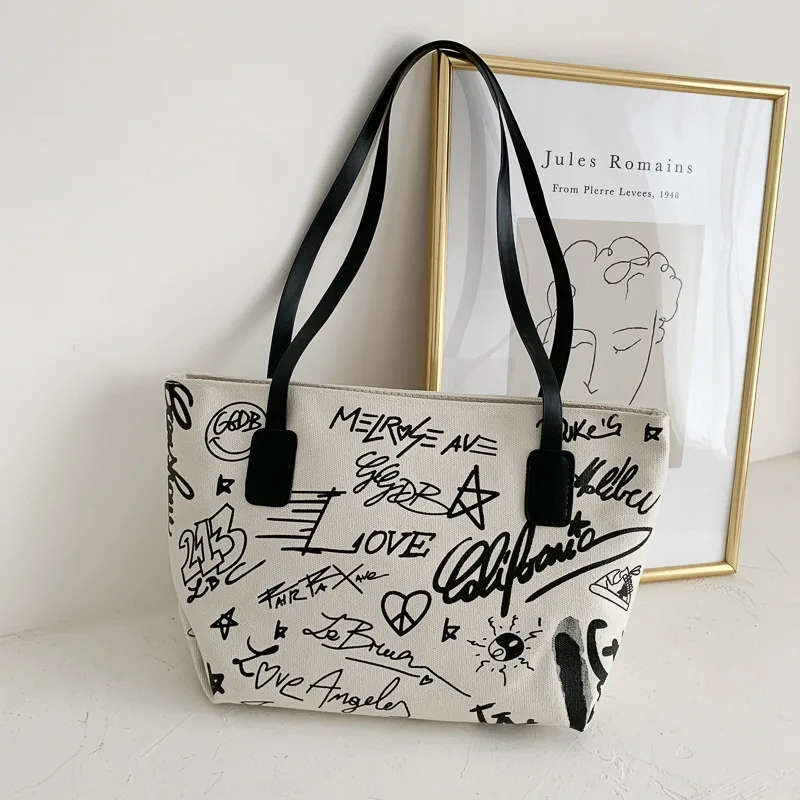 

One shoulder aslant graffiti canvas bags