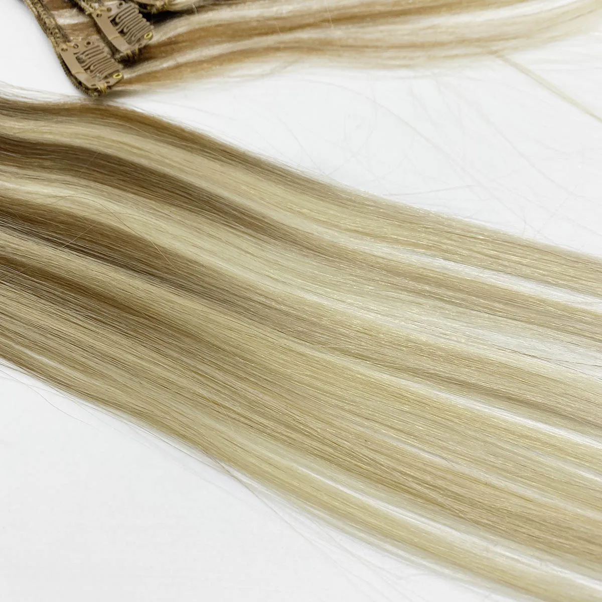 

Soft & Strong PU Hair Hot Selling Invisible Seamless Clip In Hair Extensio