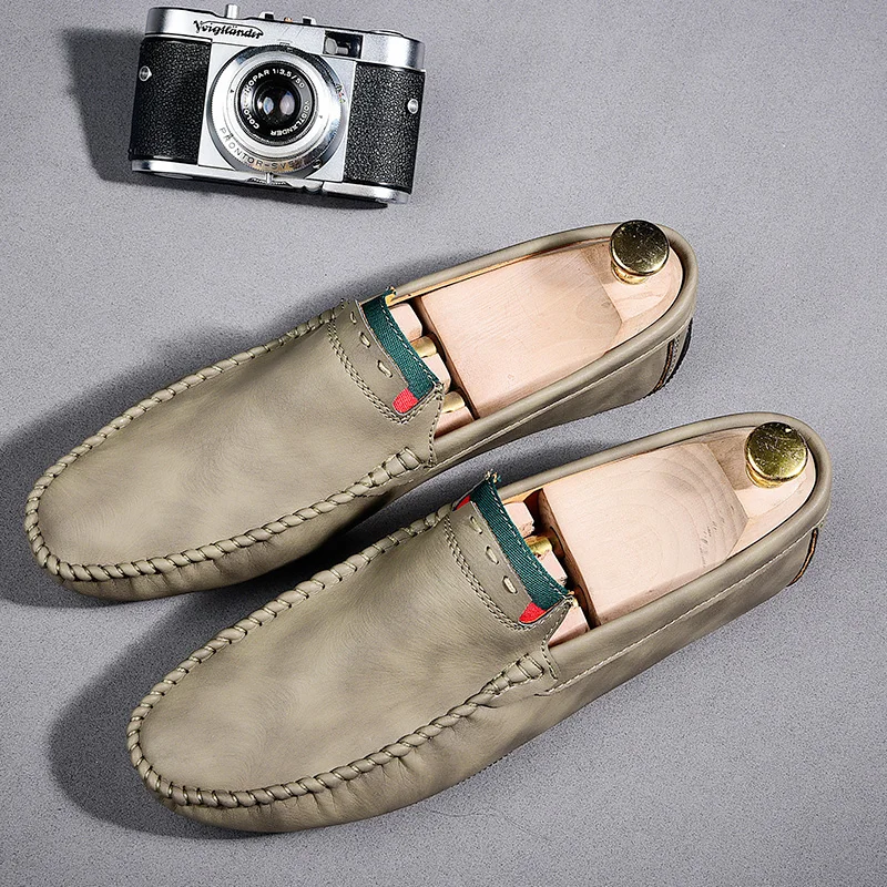 

Brand Spring Summer Soft Man Moccasins Men Loafers High Quality Lightweight Shoes Mens Slip on Flats Lightweight Driving Shoes
