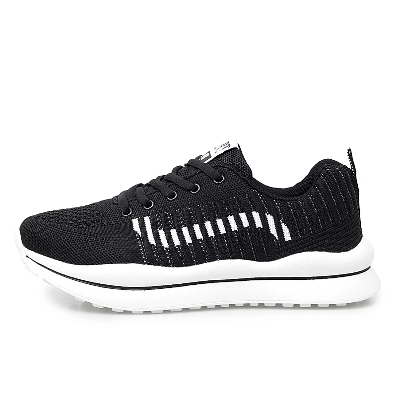 

Spring men's shoes green white and black fashion mens walking shoes mens outdoor sports shoes with breathable and wear-resistant