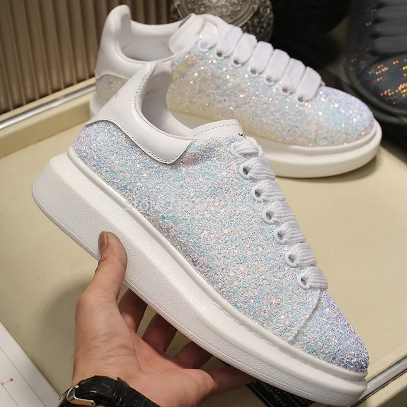 

Кроссовки женские неоновые на шнуровке, Повседневная маленькая обувь белого цвета, дизайнерские Роскошные брендовые