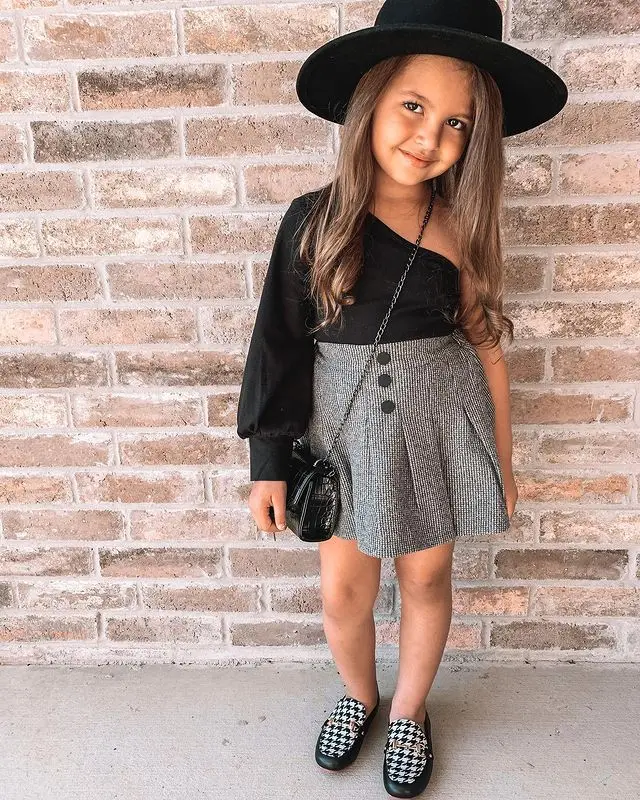 

2021 Baby Girl 2PCS Fashion Skirt Suits Infant Casual Oblique Shoulder Tops T-Shirt Pleated Skirt Outfits Clothes Kids Set