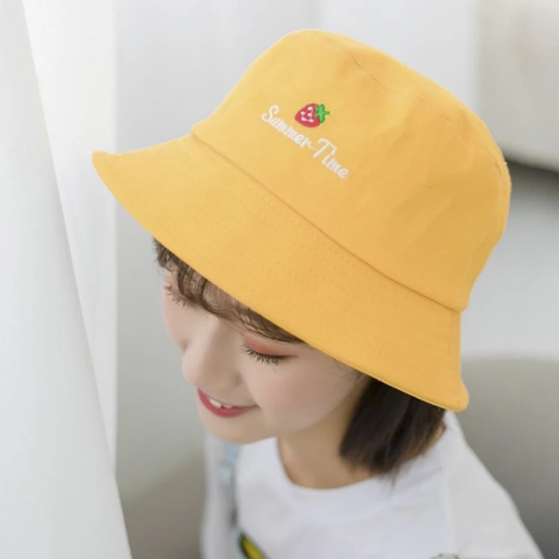 Панама женская складная с вышивкой клубники и надписью 1 шт. | Аксессуары для