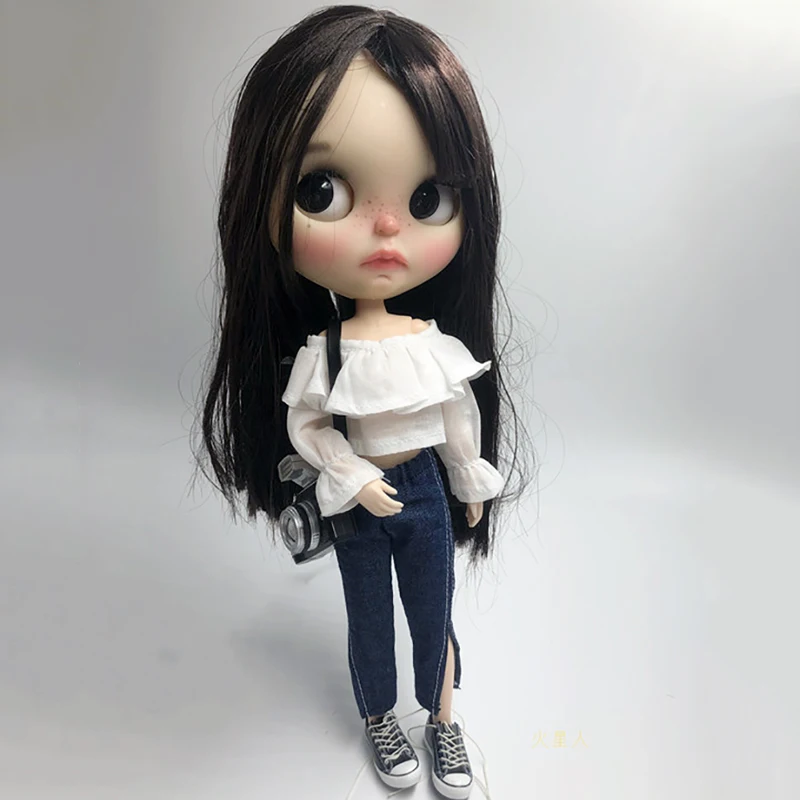 Одежда для куклы Blyth джинсы с разрезом + белая короткая рубашка 1/6 кукол