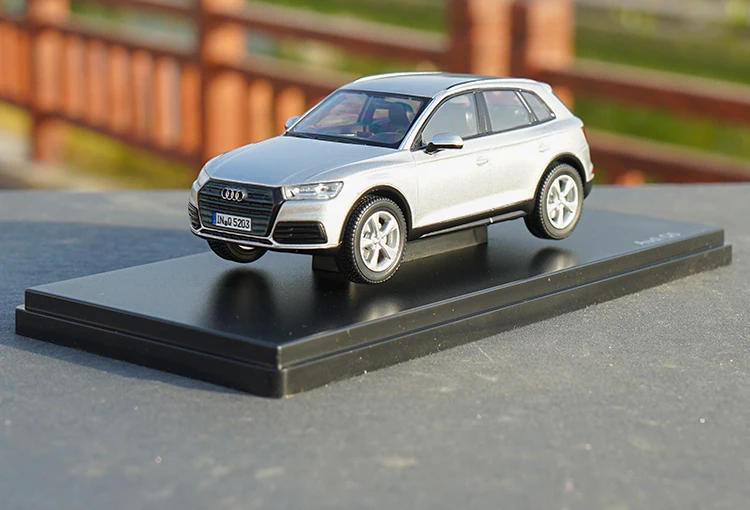 1:43 Q5 AUDI Q5 сплав модель автомобиля статическая Высокая имитационная металлическая модель автомобилей с оригинальной коробкой