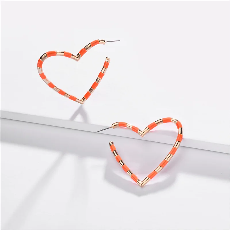 Серьги кольца женские с большими сердечками модные милые эффектные ювелирные