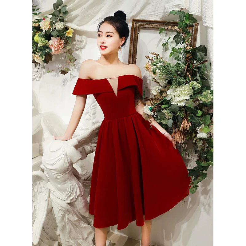 Коктейльное вечерние нее платье элегантное без бретелек бордовое кружевное