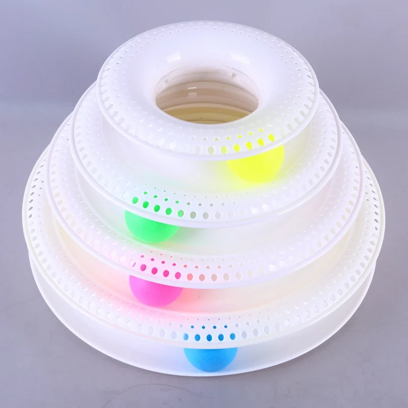 Забавная разноцветная пластиковая башня в виде разноцветной кошки с шариками