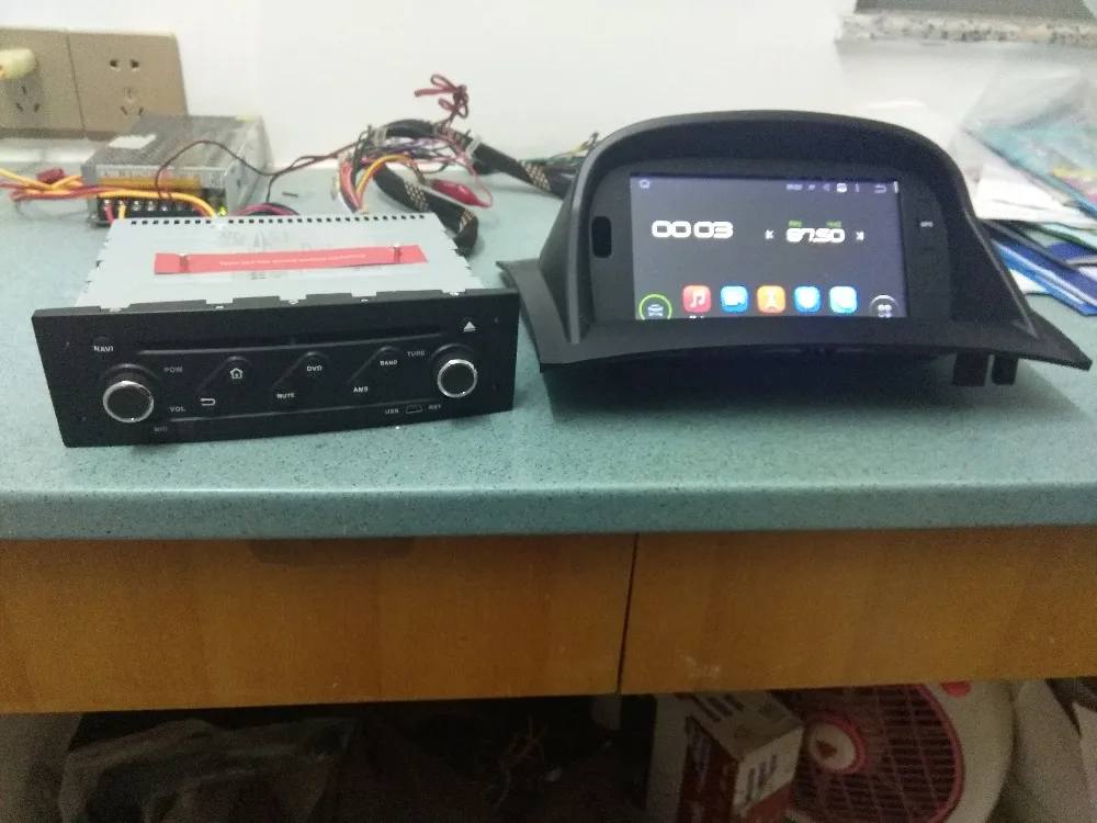 Автомагнитола с восьмиядерным процессором 7 дюймов 8 ядер Android 9 0 DVD-плеером GPS для