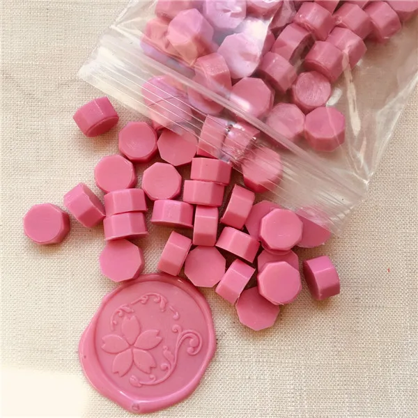 lightpink Один пакет, уплотнительные восковые бусины, зернистый воск, 32-34 г, около 100 шт, уплотнительный воск, многоцветная печать, воск, таблетки, сургуч - Цвет: lightpink