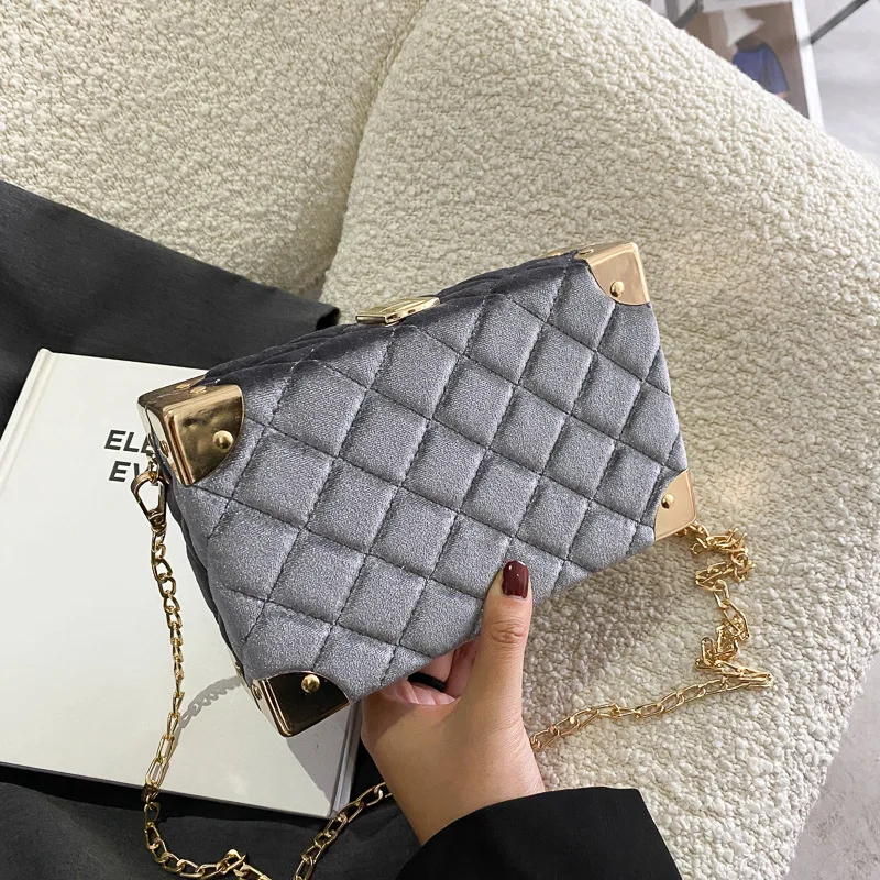 

Fashion Gold Velvet Small Square Bag Rhombus Chain Embroidery Thread Female Bag Classic One-shoulder Four-sided Metal Chain Bag