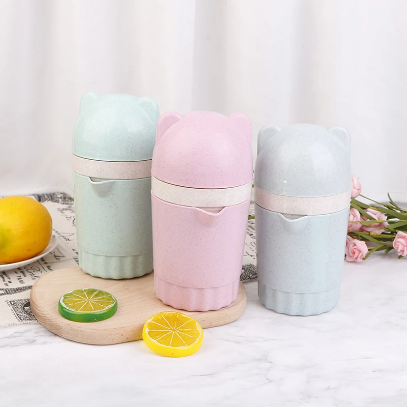 

1 x Plastic Fruit Juicer Portable Lemon Orange Squeezer For Restaurant Home Bar