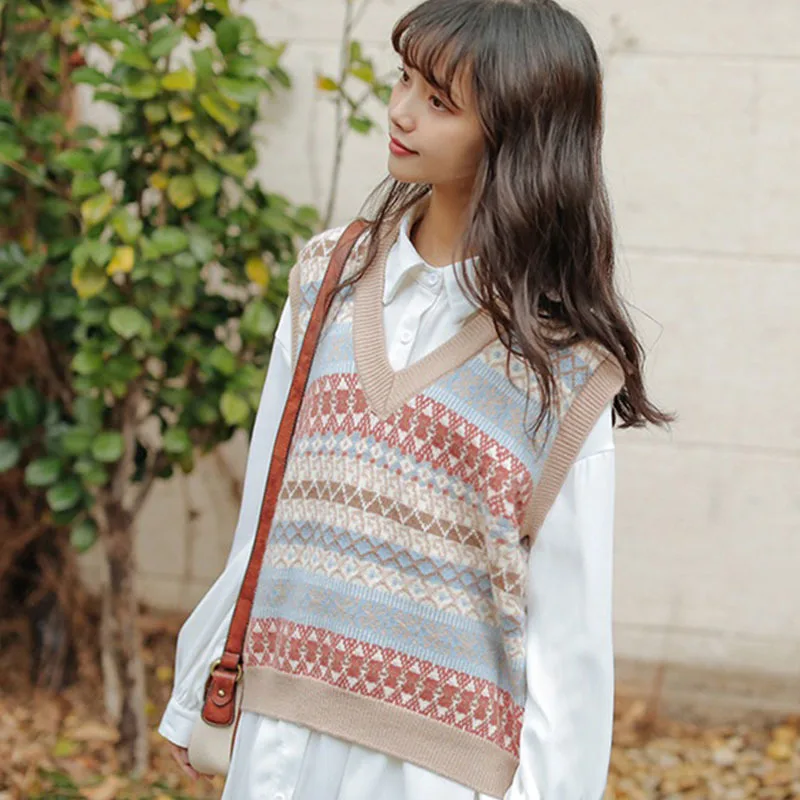 

Vintage Women's V-neck Knitted Sweater Vest 2021 Autumn Winter Female Waistcoat Casual Short Sleeveless Pullover Tops Pull Femme