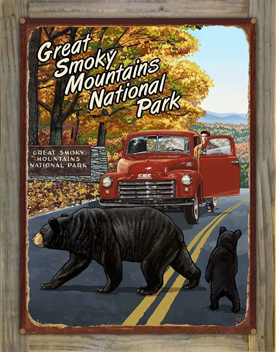 

Оловянный знак, грузовик в национальном парке со знаком, деревенская металлическая печать на восстановленном сарае, дерево пола А. Жестяной...