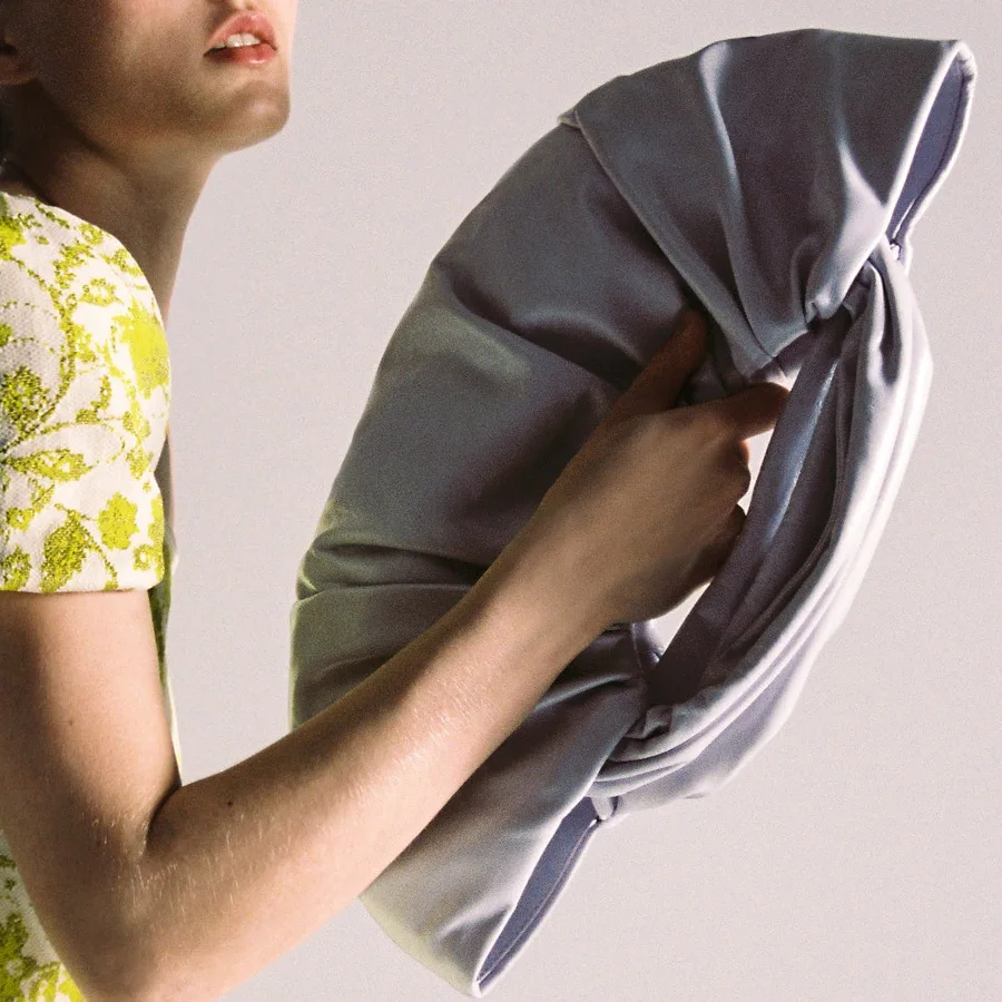 

Fashion Pleated Dumplings Bags Women Handbag Luxury Ruched Shoulder Bag Brands Soft Big Tote Designer Semicircle Cloud Bag 2021