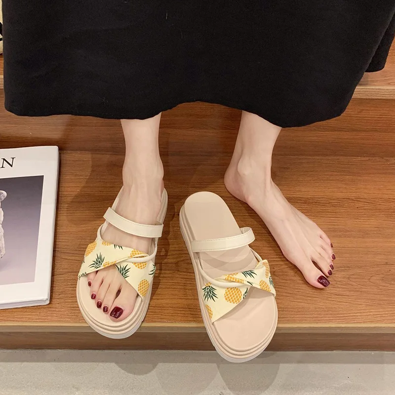 

House Slippers Platform Med Women Luxury Shoes Pantofle Slides Lady Shale Female Beach Designer 2021 Soft Girl Sabot Flat Fabric