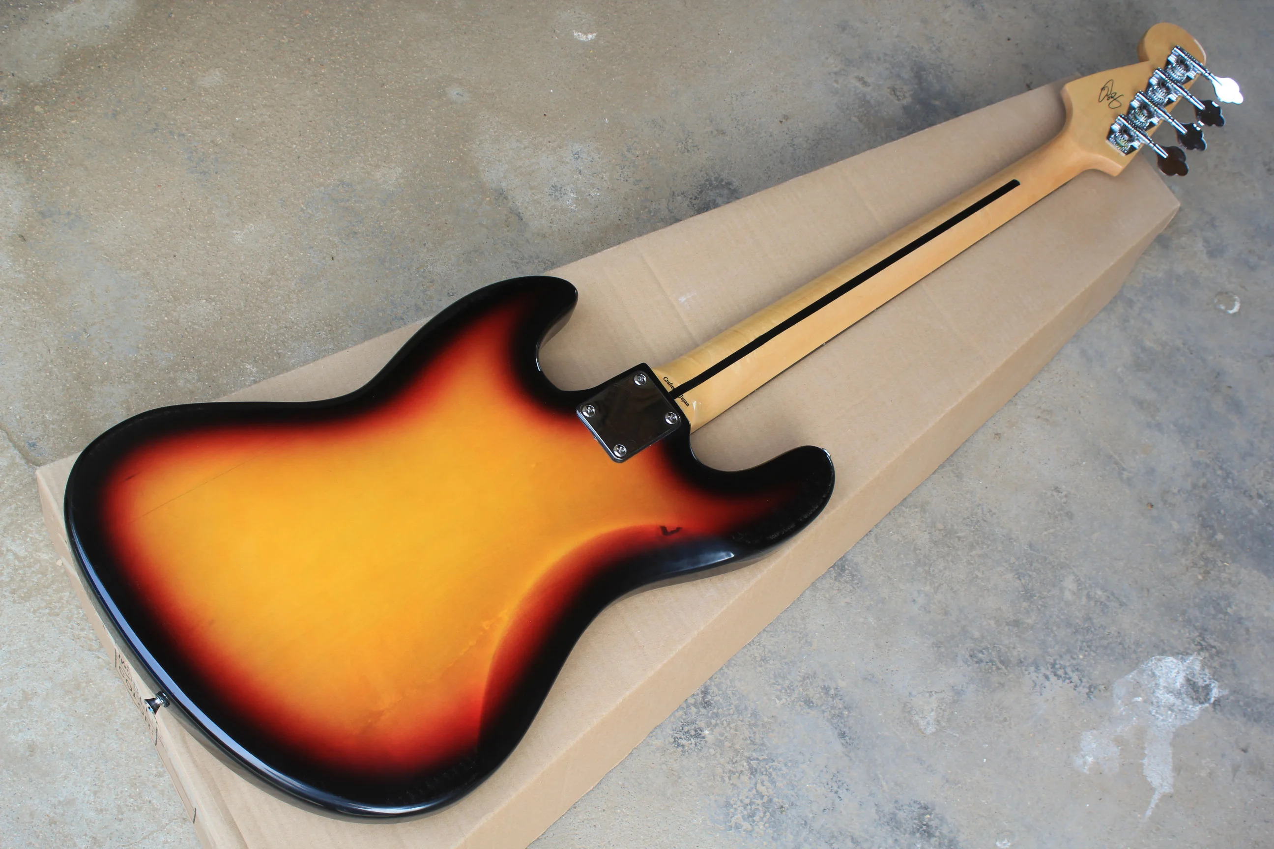 

sunburst Jazz 4 Strings Bass Guitar 6 15