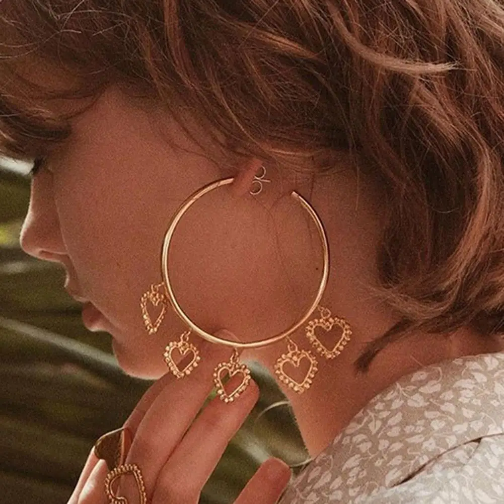 Женские серьги в стиле панк металлический большой обруч с кисточкой круг любовь