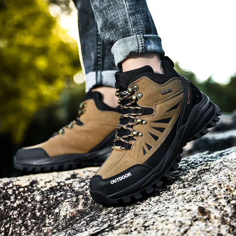 New Winter Plush Men's Hiking Shoes Plus Size 39-48 Outdoor Warm Snow Boots Men Camping Boots Non-slip Male Trekking Sneakers