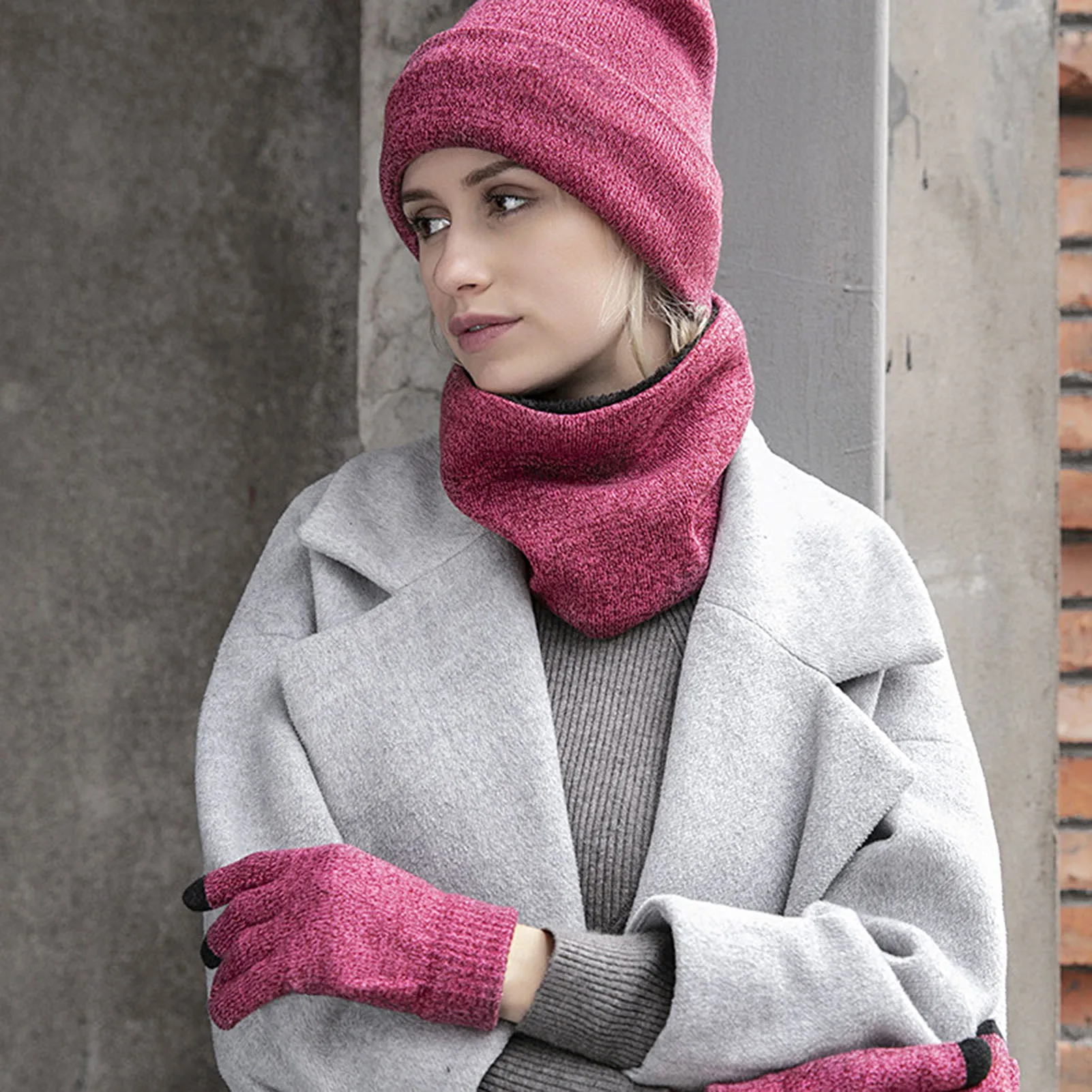 Комплект из шапки и шарфа зимний утепленный ветрозащитный | Аксессуары для