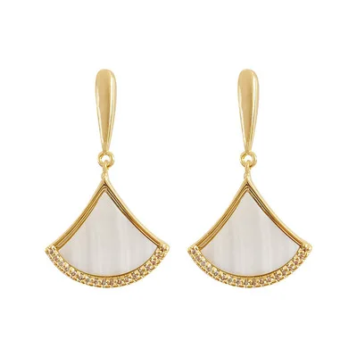

Fan Earrings Ladies 925 Silver Needle Small Skirt Mother Shell High-End Earrings French Online Celebrity Temperament Luxury Gift