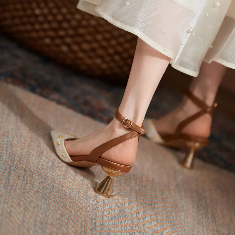 

FEDONAS Pointed Toed Women Sandals Pearl Decoration Thin Heels Pumps Genuine Leather Wedding Party Wedding Prom Shoes Woman