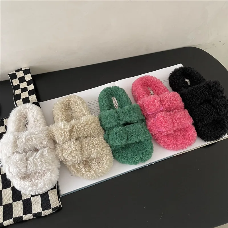 

Шлепанцы женские с мехом, повседневные меховые сандалии на платформе, с заклепками, роскошные плюшевые шлепанцы на плоской подошве, базовые...