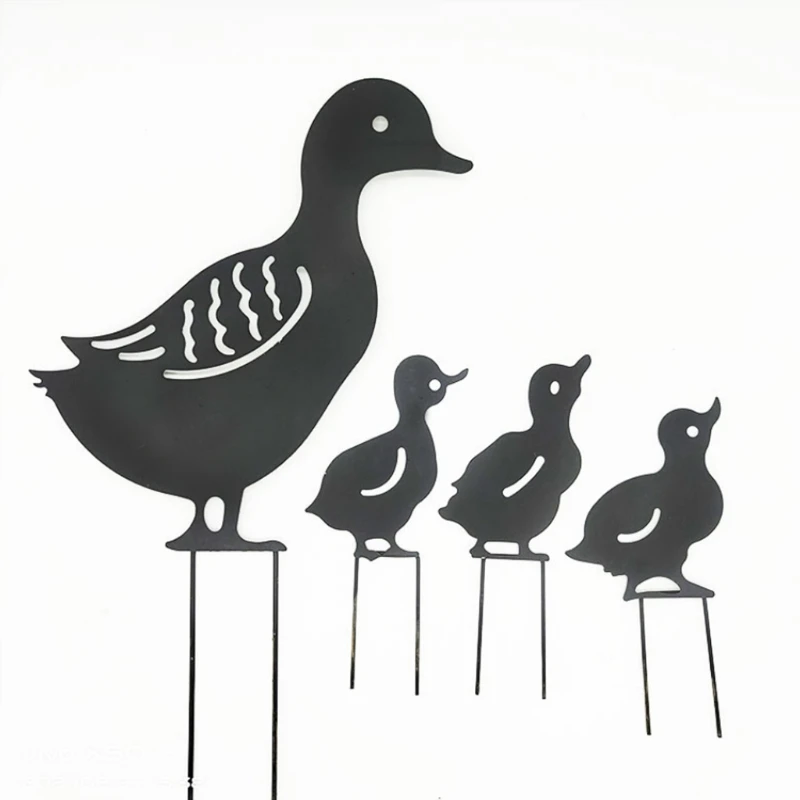 

Ironed Animal Yard Decor Duck Shaped Garden Art for Outside Decorations Outdoor Backyard Black Stake Lawn Ornaments