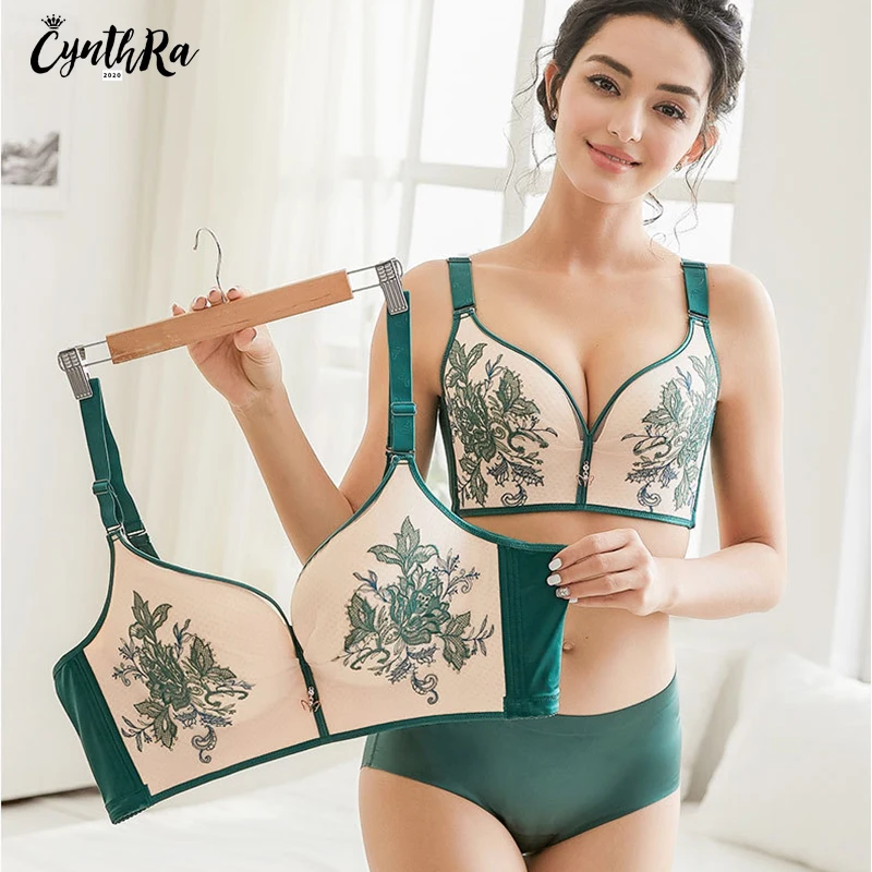 

Large Size Underwear Women Sexy Exquisite Floral Embroidered Wire Free Bra Push Up Adjustable Thin Femme Lingerie Free Shipping
