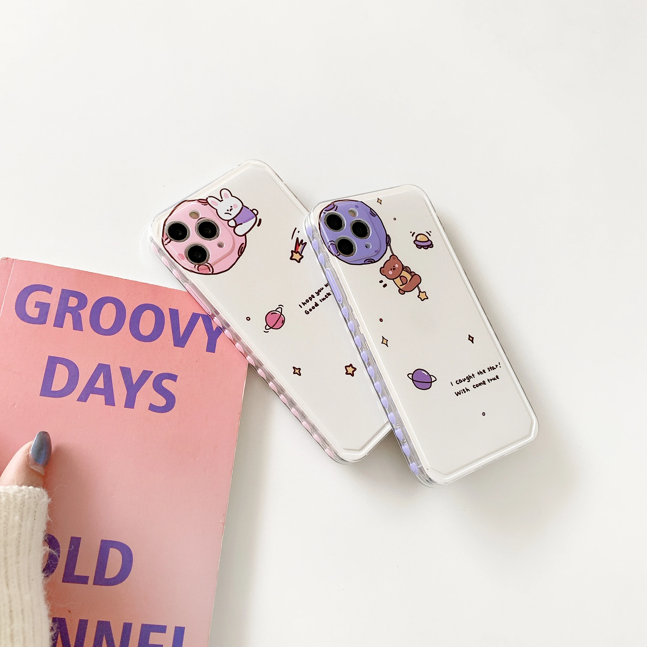 

Cute cartoon side love-bunny holding the moon suitable for iPhone 12 Pro mobile phone case 11 7 8 plus x xs max xr mini case