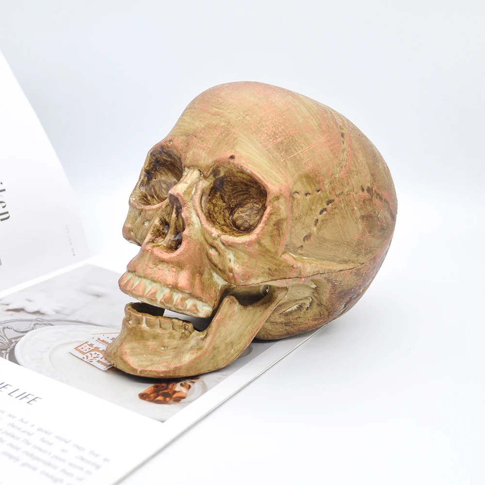 Скульптура в виде черепа пластиковая для украшения дома Хэллоуина размер 1:1