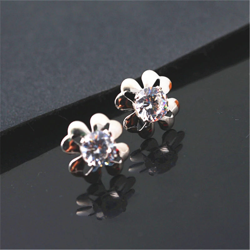

New Style Silver Earrings Beautiful Temperament Women Inlaid with Zircon Earrings Gifts