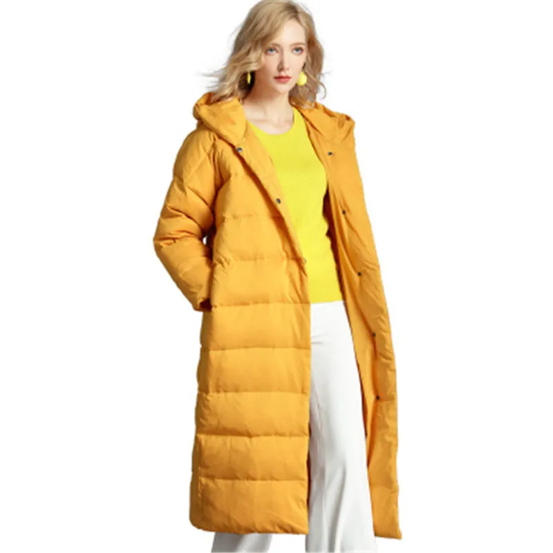 Женский пуховик средней длины толстый теплый с капюшоном свободный