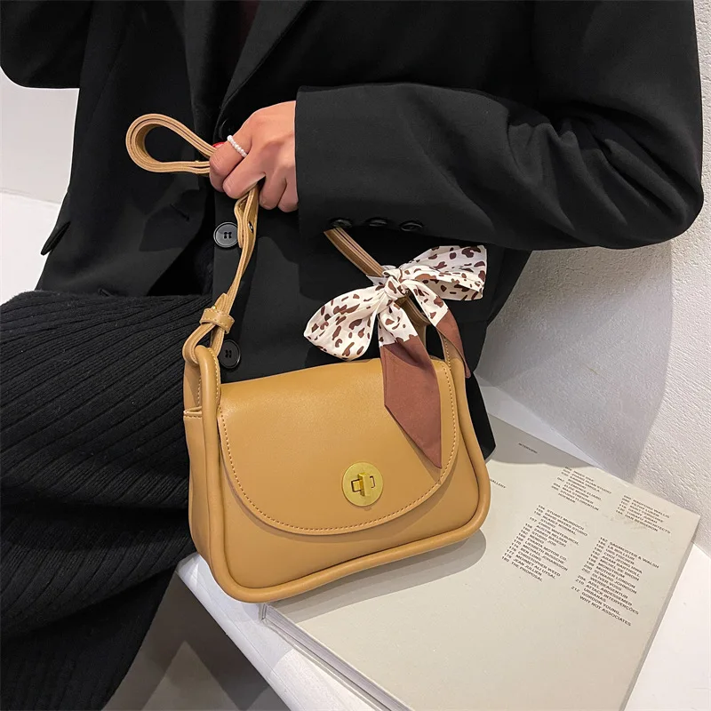 

2021 New Tide Restoring Ancient Ways Joker Qiu Dong One Shoulder Inclined Shoulder Bag Niche Contracted Transaxillary Package