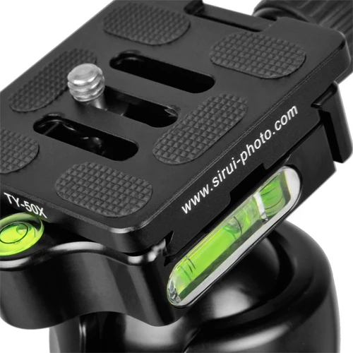 Штатив с быстросъемной шаровой головкой |