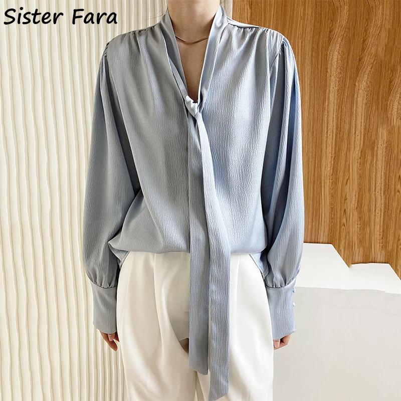 

Рубашка Женская атласная однотонная с V-образным вырезом и завязкой