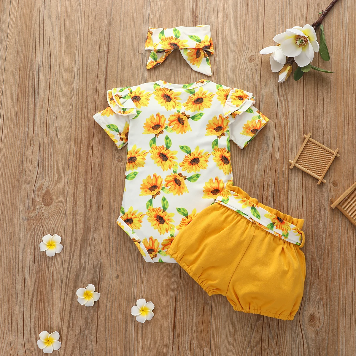 

Baby Girls Clothing Sets Short Sleeve Ruffled Bodysuit + Shorts + Headband 0-18M Newborn Infant Summer Casual Cotton Outfits