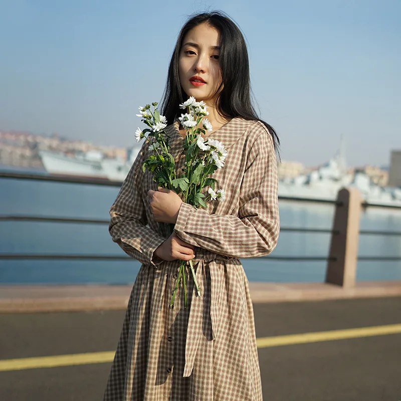 Женское винтажное платье в клетку на пуговицах новинка весны 2020 отложной