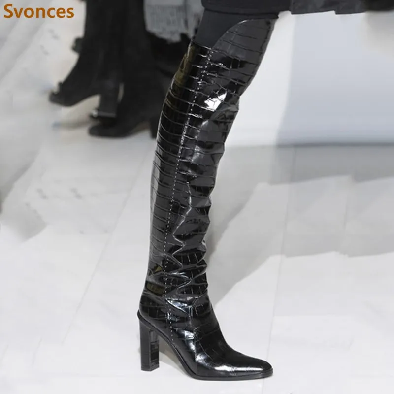 Женские зимние сапоги с крокодиловым принтом Сапоги выше колена на высоком