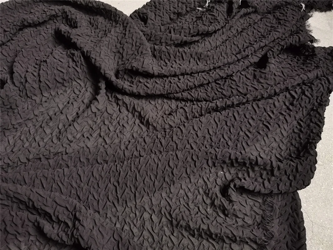 Плиссированная шифоновая ткань черно-белая Геометрическая вогнутая выпуклая