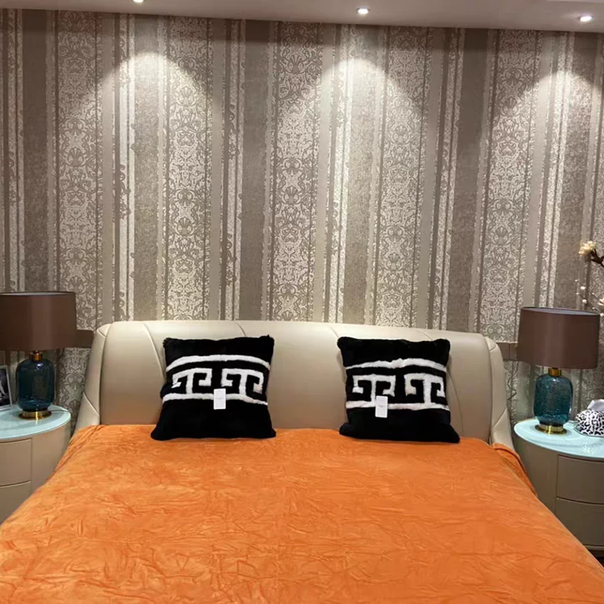 Односторонняя подушка из натуральной овечьей кожи без сердечника черно-белая