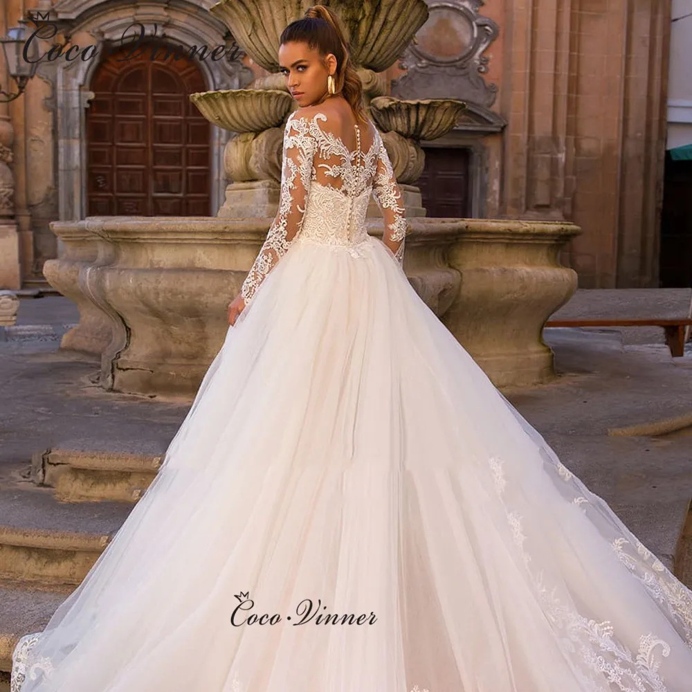 Винтажное платье с длинным рукавом на пуговицах изящной вышивкой женское