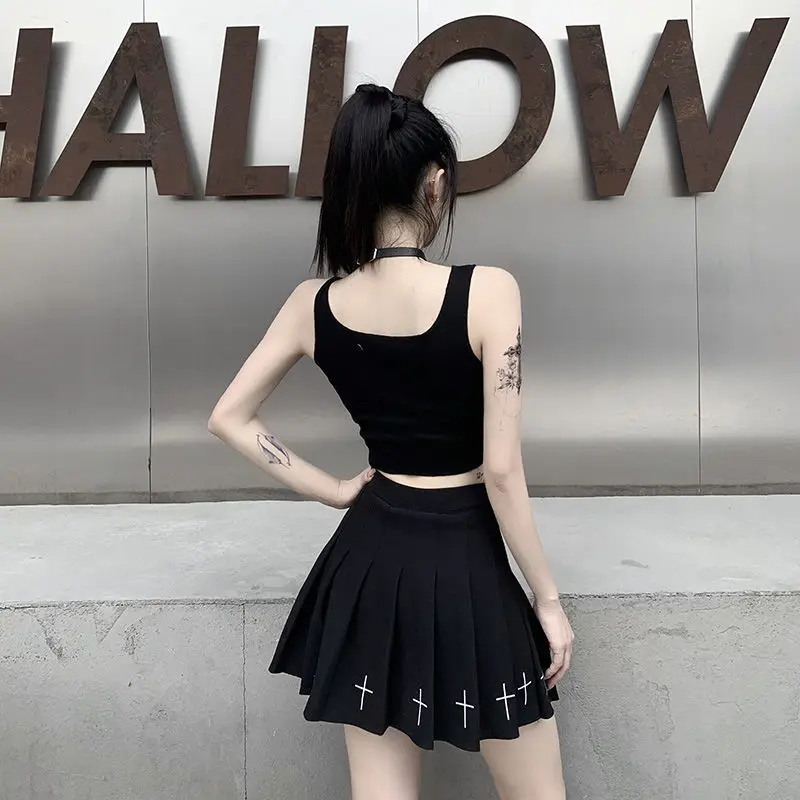 

Ladies Black And White Color Matching Stretch Vest Short Sexy Nightclub Vest Female Design Sense Dark Black Top
