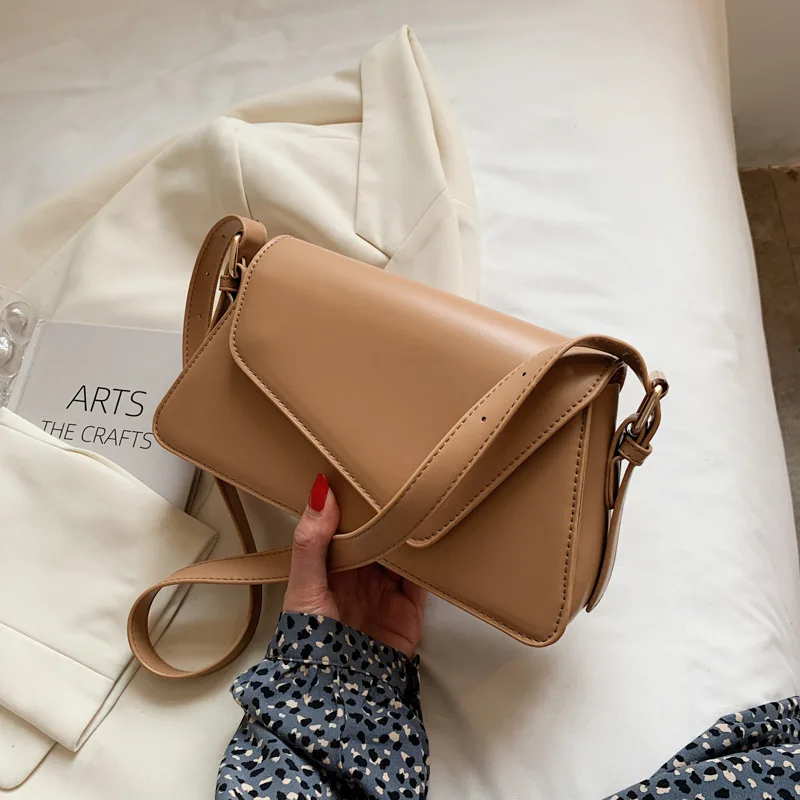 

European and American New Style 2021 Autumn Simple Retro Fashion Ladies Luxury High-quality All-match Solid Color Shoulder Bag