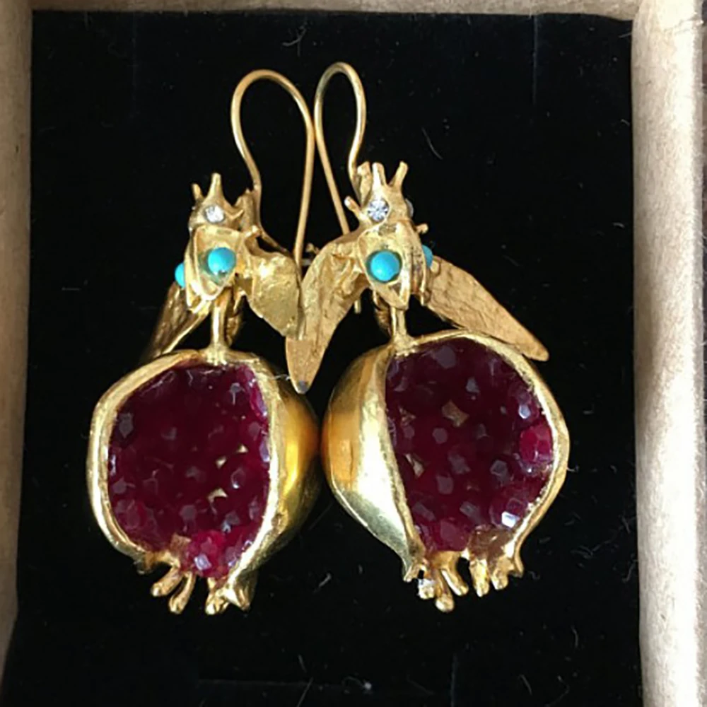 

Luxury Women Bee Long Dangle Earrings Purple Natural Stones Convallariae Flower Pendant Hanging Earrings Drop Earring Jewelry
