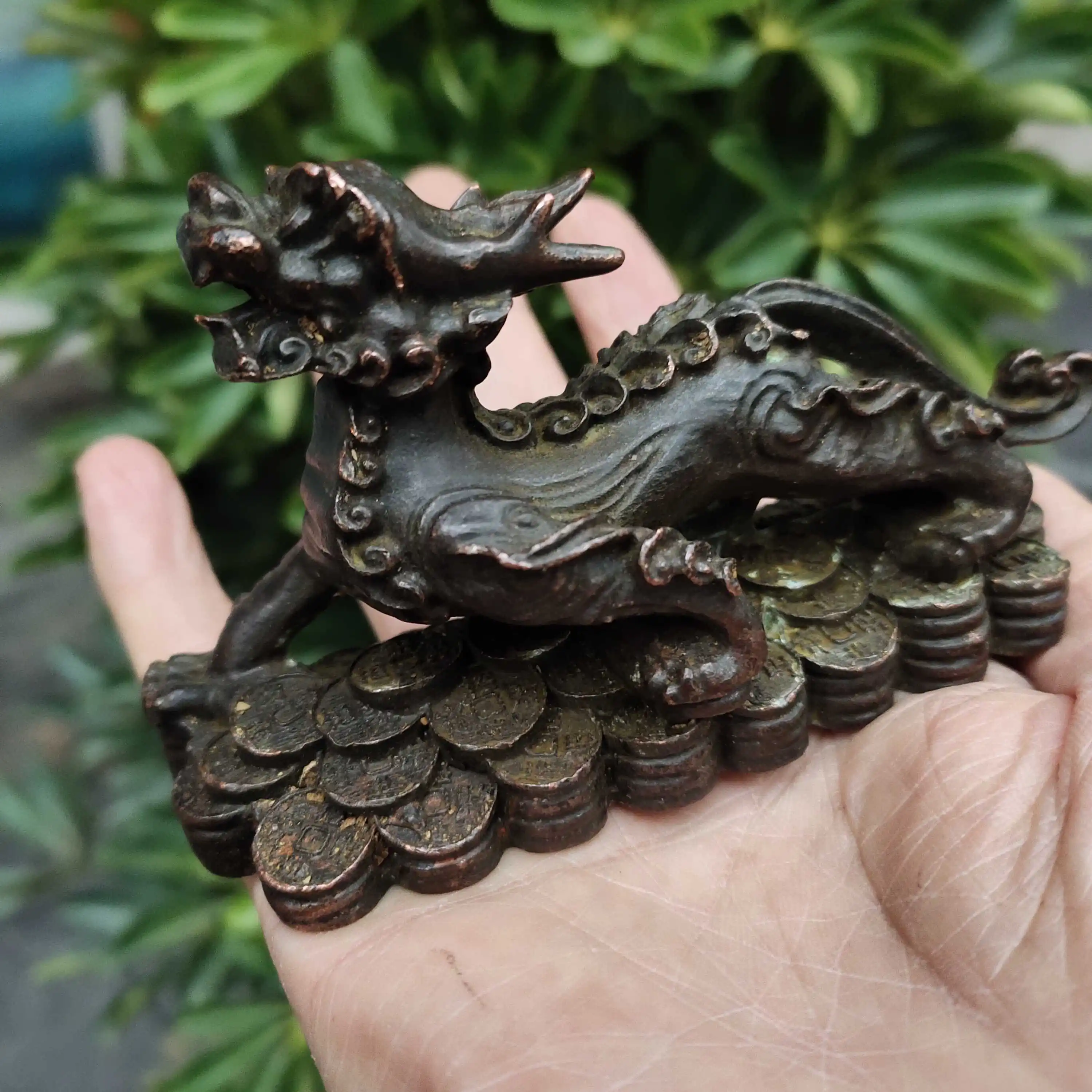 

Chinese Old Pure Bronze Coin Pi Xiu Small Statue,Home Feng Shui Antique Sculpture,Wealth Guardian Animal Mascot