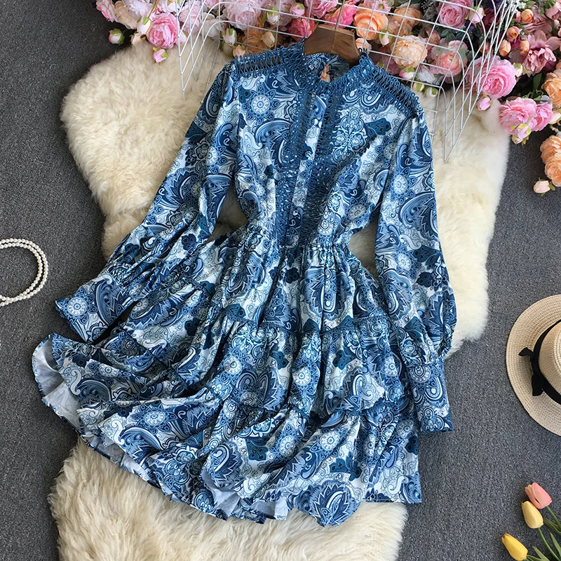 

VANOVICH 2022 весна-лето новый английский стиль полувысокий воротник крючок цветок полый рукав фонарик до колена темпераментное платье