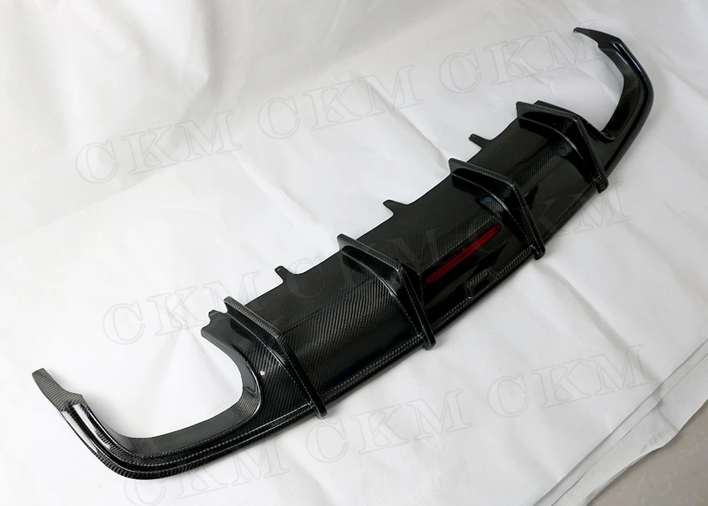 Со светодиодной подсветкой диффузор из углеродного волокна губа на задний