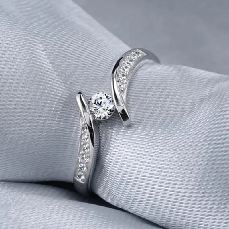 

Trendy Simple White Round Zirconia Crystal Silver Color Copper Female Ring for Women Party Wedding Jewelry Accessories